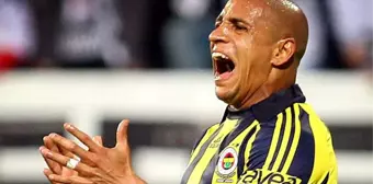 Fenerbahçe'nin teknik direktörlük için Roberto Carlos'la görüştüğü iddia edildi