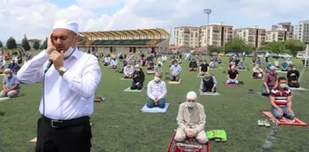 74 gün sonra camilerde ilk namaz