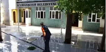 Viranşehir'de camiler cuma namazı için hazırlandı