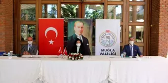 Muğla Valisi Esengül Civelek Marmaris muhtarları ile buluştu