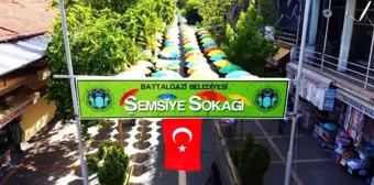 Güder, şemsiye sokakta inceleme yaptı