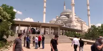 Başkentte cuma namazı salgın sonrası üçüncü kez kılındı