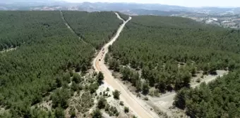 Gördes'e ulaşımı kolaylaştıracak yolda çalışmalar devam ediyor