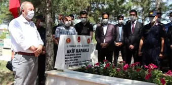 15 Temmuz şehidi Akif Kapaklı mezarı başında anıldı