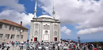 Sultan Alparslan Camii ibadete açıldı