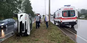 Samsun'da kontrolü kaybeden sürücü refüje çıktı