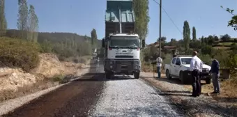 Manisa'nın dört bir yanında yol çalışması