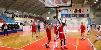 Erkekler Basketbol 1. Ligi: Kocaeli BŞB Kağıtspor: 75 Samsunspor: 62