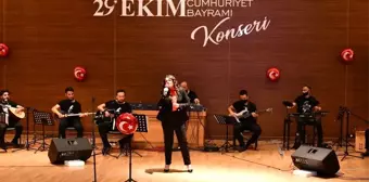 Cumhuriyet konserini KARDEMİR işçileri verdi