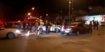 Bayburt'ta 3 otomobilin karıştığı zincirleme trafik kazasında 7 kişi yaralandı