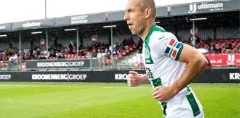 Groningen formasıyla futbola geri dönen Arjen Robben, sakatlandı