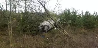 Düzce'de takla atan otomobil, ters döndü; 3 kişilik aile yaralı