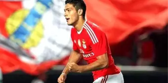 Raul Jimenez kimdir? Raul Jimenez ne sakatlığı yaşadı? Raul Jimenez sağlık durumu ne? Kaç yaşındadır? Hangi takımda oynamaktadır? Nerelidir?