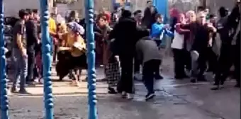 Diyarbakır'da kısıtlamada taşlı, sopalı, bıçaklı kavga: 20 yaralı