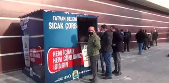 Tatvan Belediyesinden ilçe sakinlerine çorba ikramı