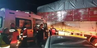 Son dakika: Ambulans ve otomobil, TIR'a çarptı: 8 yaralı