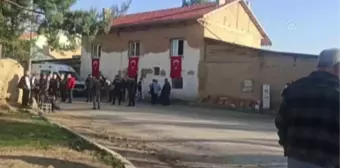 Son dakika haberi... AFYONKARAHİSAR - El Bab'da şehit düşen Jandarma Kıdemli Başçavuş Demirel'in ailesine acı haber ulaştı