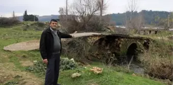 Büyük İskender'in geçtiği söylenen köprüye, traktörlerin geçmesi için beton döküldü