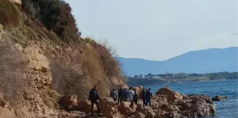 Kayalık bölgedeki erkek cesedi, kano yardımıyla kıyıya çıkartıldı