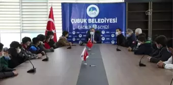 Çubuk Belediye Başkanı Demirbaş, minik futbolcularla buluştu