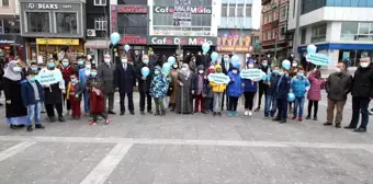 Son dakika haberleri! Otizmli çocuklar mavi ladin dikti ve mavi balon uçurdu