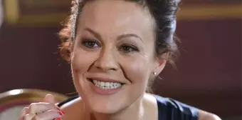 Peaky Blinders dizisindeki rolüyle tanınan aktrist Helen McCrory, 52 yaşında hayatını kaybetti