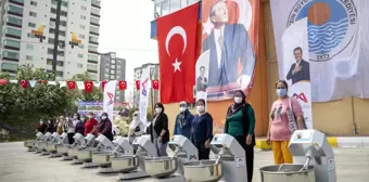 Büyükşehir Belediyesinden Tarsuslu kadınlara 25 hamur yoğurma makinesi