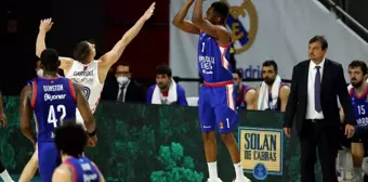 Anadolu Efes, Final Four biletini İstanbul'a bıraktı