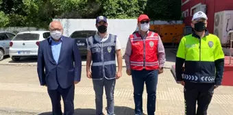 Vali Yardımcısından polislere çikolata ikramı