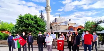 Osmanlı'nın en büyük hadis medresesinin önünden İsrail'e seslendiler