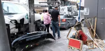 Şişli'de kırmızı ışık ihlali sonrası yaşanan kazada 2 kişi yaralandı