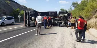 Son dakika! Yangına müdahaleye giden itfaiye aracı devrildi: 2 yaralı