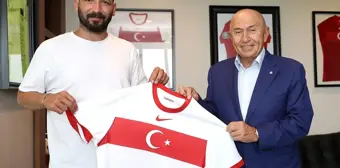 Türkiye Profesyonel Futbolcular Derneği Başkanı Saffet Akyüz'den Nihat Özdemir'e ziyaret