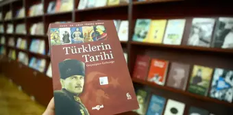 Türkiye, Karabağ'da inşa edilecek kütüphaneler için 10 bin kitap bağışı yaptı