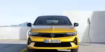 Yenilenen Opel Astra yüzünü gösterdi