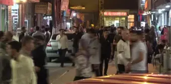 Yüksekova'da bayram alışverişi yoğunluğu gece geç saatlere kadar sürdü