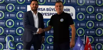 Bursa Büyükşehir Belediyespor'da başantrenör Levent Zoroğlu imzayı attı