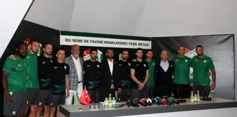 Bursaspor yeni transferleri için toplu imza töreni düzenledi