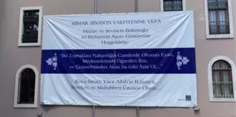 Mimar Sinan'ın vasiyeti üzerine Süleymaniye Camisi'nde aşure dağıtıldı