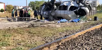 Son dakika haber | Yük treni işçi servisine çarptı: 4 ölü, 3'ü ağır 8 yaralı