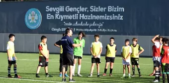 Manisa FK Akademi seçmelerine yoğun ilgi