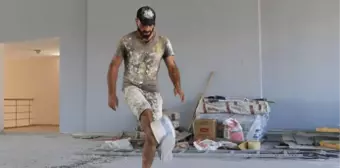 'Maradona from Urfa' impresses with his 'juggling bucket' performance