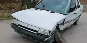 Mobil aşı ekibinin aracının otomobille çarpışması sonucu 3 kişi yaralandı