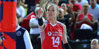 Milli voleybolcu Eda Erdem'den ödül töreninde alkış tufanı kopartan konuşma