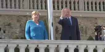 Merkel ile Boğaz manzarasını izlemeye çıkan Cumhurbaşkanı Erdoğan'dan 'direk' şakası