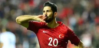 Emre Akbaba kimdir? Emre Akbaba kaç yaşında, nereli? Emre Akbaba biyografisi! Emre Akbaba hangi takımlarda oynadı?