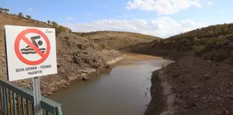 Kuraklık Gülbahar Barajı'nı besleyen su kaynağını kuruttu