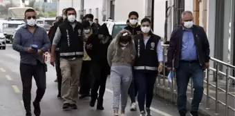 Son dakika haberleri: Pencereden düşüp öldü; sevgilisi ve ablası ile 3 arkadaşı cinayet şüphesiyle tutuklandı