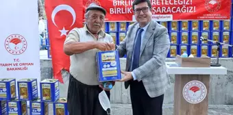 Köyceğiz'de 658 arıcıya 82 ton arı yemi dağıtıldı