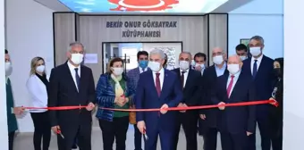 Kırşehir'de hayırsever 25 yıl önce mezun olduğu okula kütüphane yaptırdı